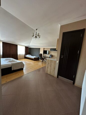 Imagen de la habitación del Hotel Piano, Tbilisi. Foto 15