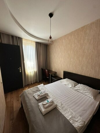 Imagen de la habitación del Hotel Piano, Tbilisi. Foto 17
