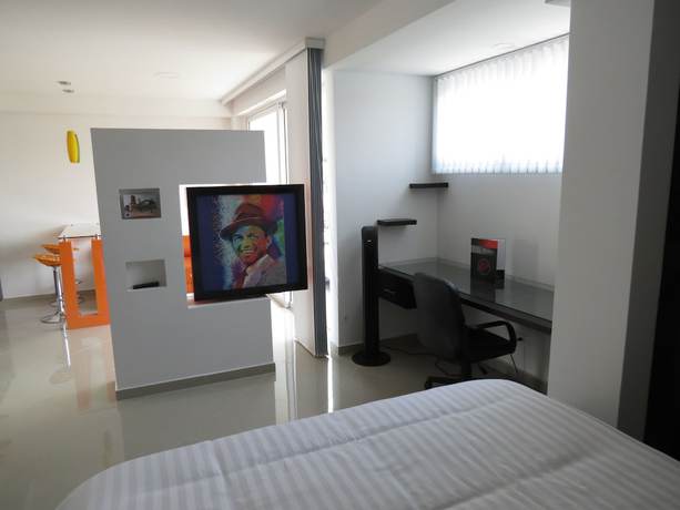 Imagen de la habitación del Hotel Piaro In Apartasuites. Foto 6