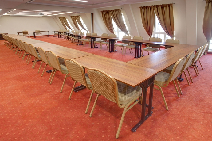 Imagen de los interiores del Hotel Piast. Foto 16