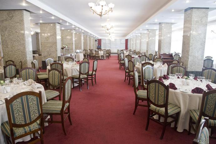 Imagen del bar/restaurante del Hotel Piatra Mare. Foto 3