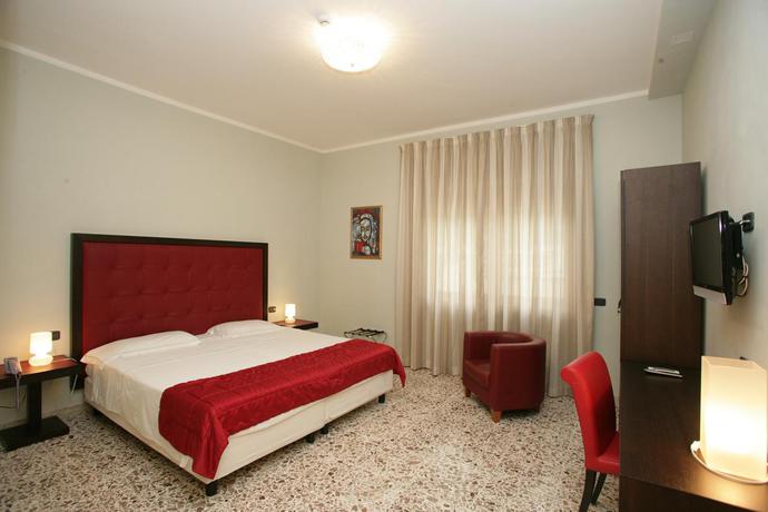 Imagen de la habitación del Hotel Piazza Marconi. Foto 5