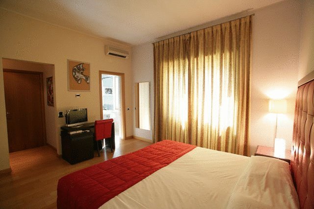 Imagen de la habitación del Hotel Piazza Marconi. Foto 8