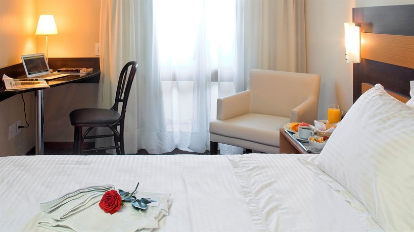 Imagen de la habitación del Hotel Piazza Navona Porto Alegre By Intercity. Foto 2