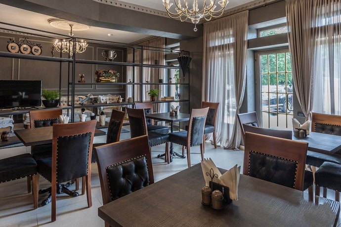 Imagen de los interiores del Hotel Piazza, Tbilisi. Foto 20
