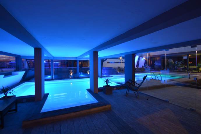 Imagen de la piscina del Hotel Piazza, VILLA CARLOS PAZ. Foto 18