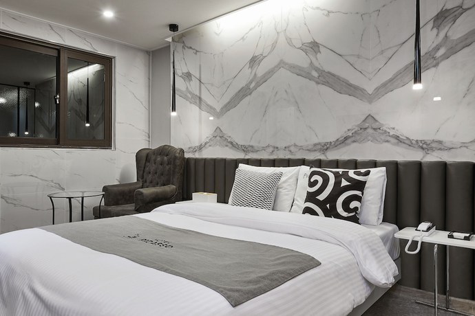 Imagen de la habitación del Hotel Picasso, Donghae. Foto 13