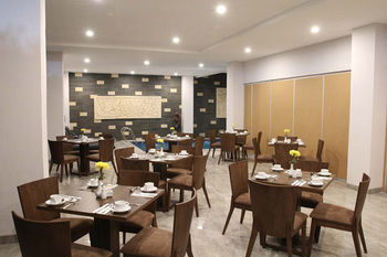 Imagen de los interiores del Hotel Picasso Inn. Foto 13