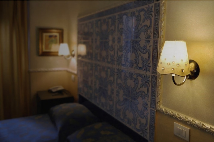 Imagen de la habitación del Hotel Picasso, Via Nazionale. Foto 10