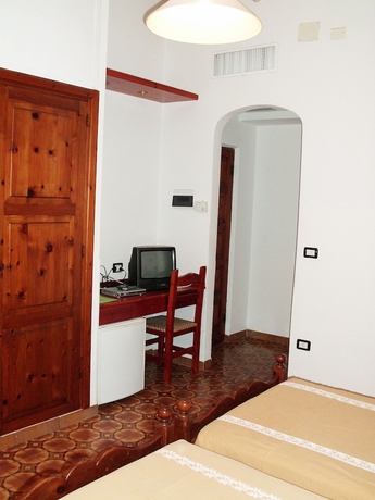 Imagen de la habitación del Hotel Piccada. Foto 7