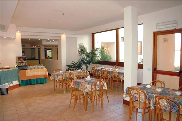 Imagen del bar/restaurante del Hotel Piccada. Foto 3