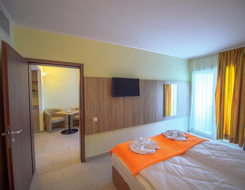 Imagen general del Hotel Piccadilly, MAMAIA. Foto 16