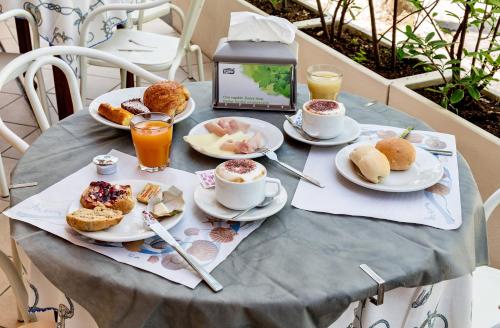 Imagen general del Hotel Piccadilly, Riccione. Foto 2
