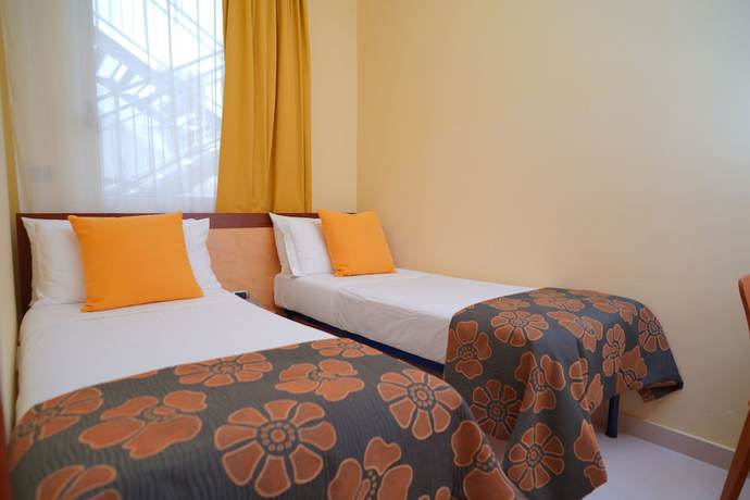 Imagen de la habitación del Hotel Piccadilly Suites and Rooms. Foto 12