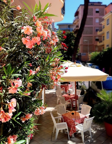 Imagen de los exteriores del Hotel Piccinelli. Foto 10