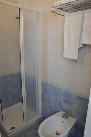 Imagen de la habitación del Hotel Piccinelli. Foto 8
