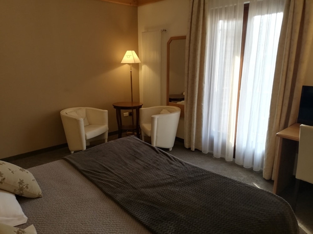 Imagen de la habitación del Hotel Piccolo Andalo Suite Resort. Foto 5