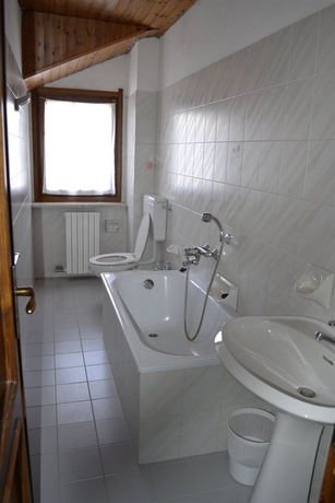 Imagen de la habitación del Hotel Piccolo Chalet. Foto 6