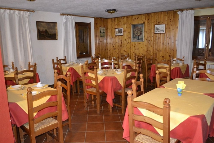 Imagen del bar/restaurante del Hotel Piccolo Chalet. Foto 3