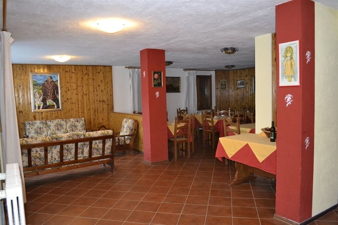 Imagen del bar/restaurante del Hotel Piccolo Chalet. Foto 4