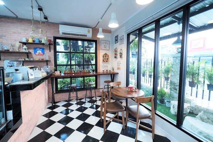 Imagen del bar/restaurante del Hotel Piccolo House. Foto 2