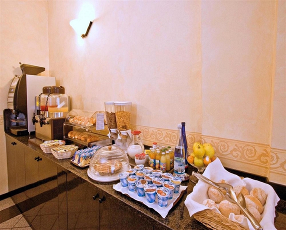 Imagen del bar/restaurante del Hotel Piccolo, Milán. Foto 4