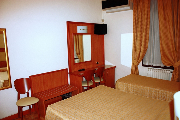 Imagen de la habitación del Hotel Piccolo, Milán. Foto 13