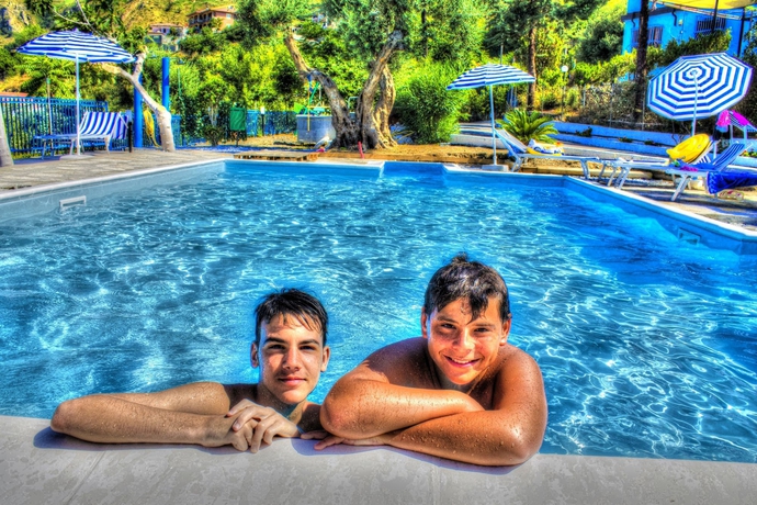 Imagen de la piscina del Hotel Piccolo Mondo, ACQUAPPESA. Foto 14