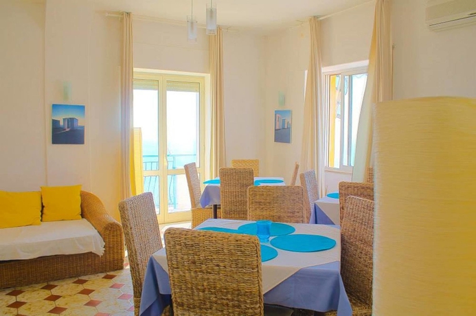Imagen del bar/restaurante del Hotel Piccolo Mondo, ACQUAPPESA. Foto 1