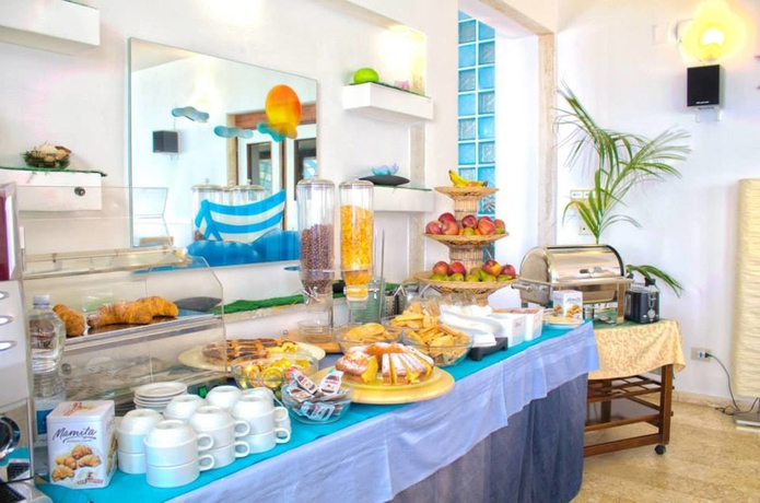 Imagen del bar/restaurante del Hotel Piccolo Mondo, ACQUAPPESA. Foto 4