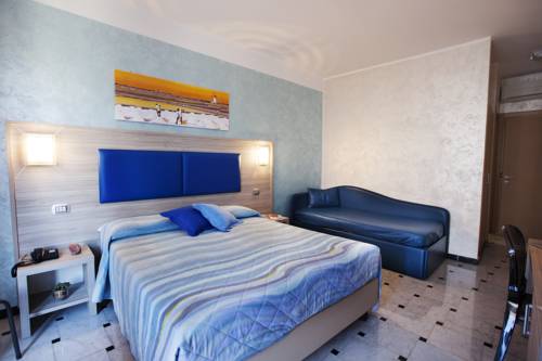 Imagen de la habitación del Hotel Piccolo Mondo, San Vito Lo Capo. Foto 15
