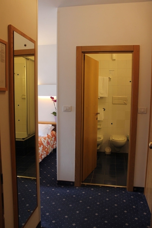 Imagen de la habitación del Hotel Piccolo Mondo, Torbole Sul Garda. Foto 3