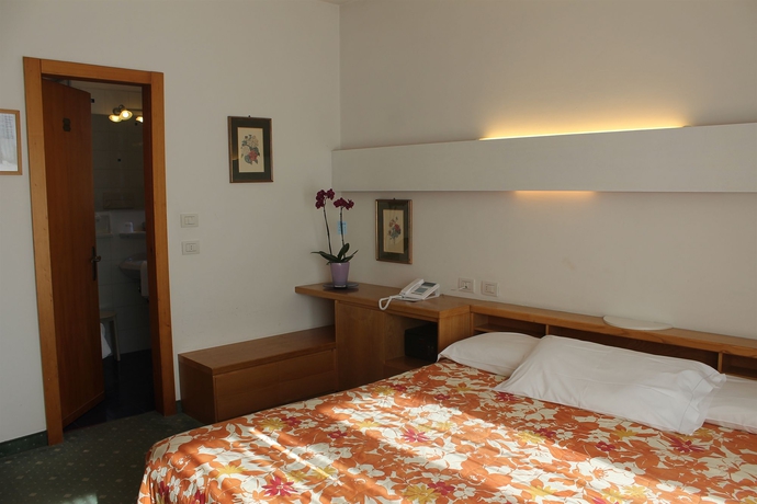 Imagen de la habitación del Hotel Piccolo Mondo, Torbole Sul Garda. Foto 6