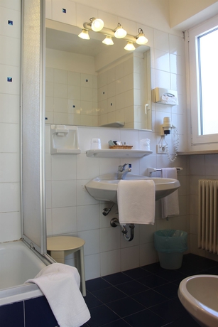 Imagen de la habitación del Hotel Piccolo Mondo, Torbole Sul Garda. Foto 7