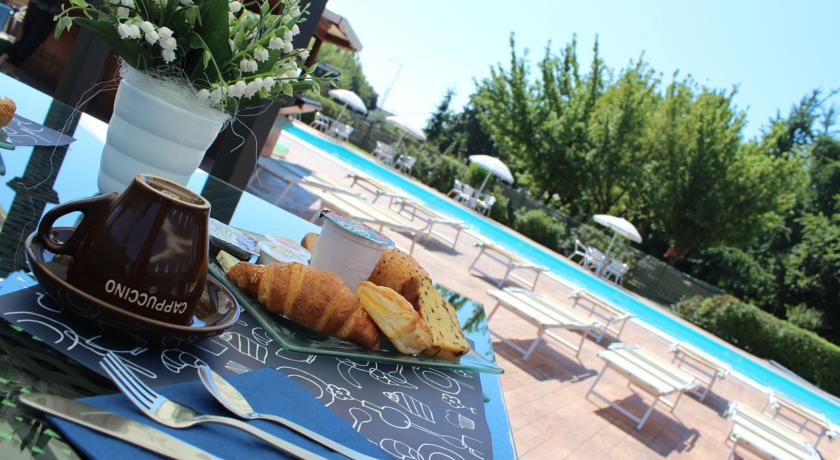 Imagen del bar/restaurante del Hotel Piccolo Nogara. Foto 2