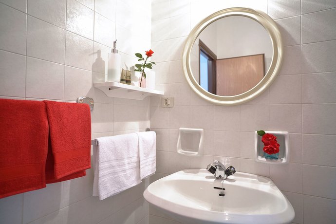 Imagen de la habitación del Hotel Piccolo Orso Bruno. Foto 6