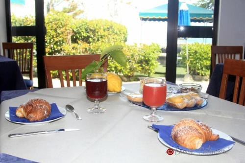 Imagen general del Hotel Piccolo Paradiso Del Gargano. Foto 11