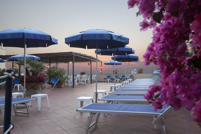 Imagen de la piscina del Hotel Piccolo Paradiso, Massa Lubrense. Foto 19