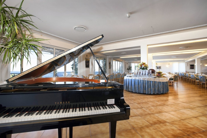 Imagen del bar/restaurante del Hotel Piccolo Paradiso, Massa Lubrense. Foto 4