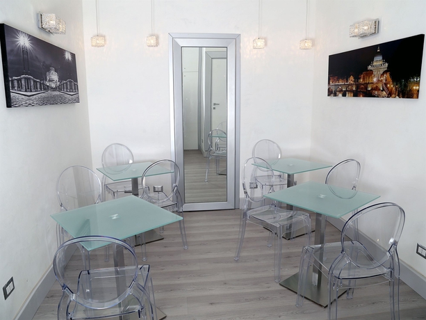 Imagen del bar/restaurante del Hotel Piccolo Piazza Di Spagna Suites. Foto 7