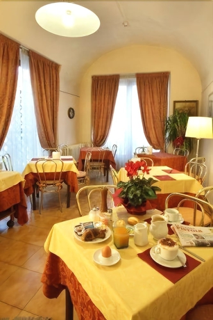 Imagen del bar/restaurante del Hotel Piccolo Ritz. Foto 2