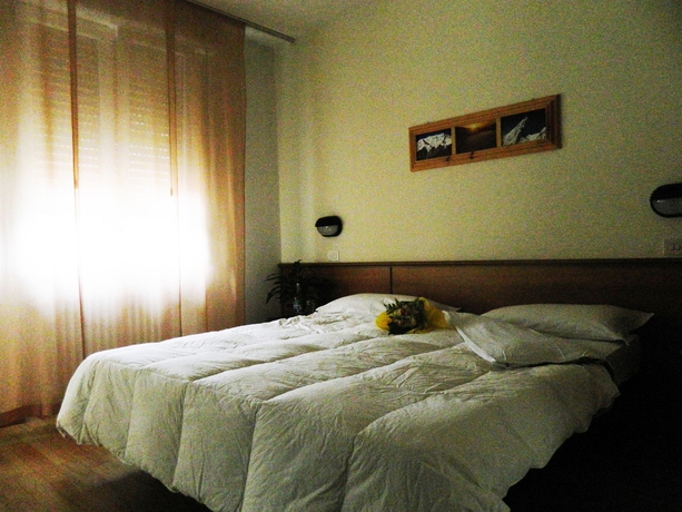 Imagen de la habitación del Hotel Piccolo Tanamalia. Foto 7