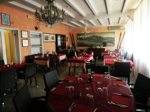 Imagen del bar/restaurante del Hotel Piccolo Tanamalia. Foto 4