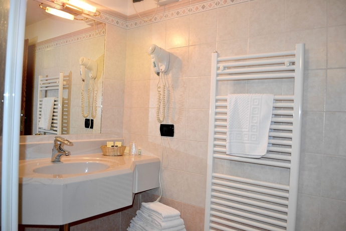 Imagen de la habitación del Hotel Piccolo Tibet. Foto 9