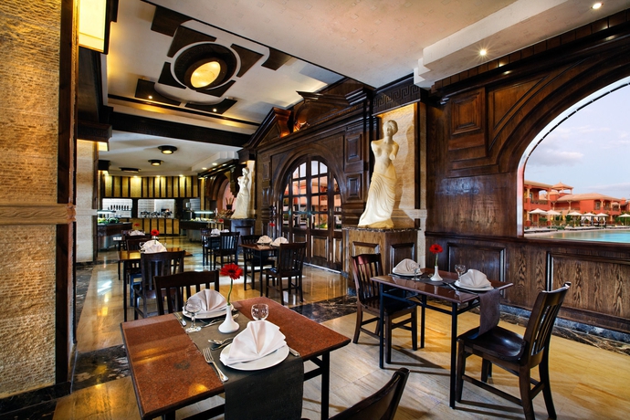 Imagen del bar/restaurante del Hotel Pickalbatros Alf Leila Wa Leila Resort - Neverland Hurghada. Foto 4