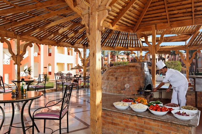 Imagen del bar/restaurante del Hotel Pickalbatros Aqua Blu Resort - Hurghada. Foto 6