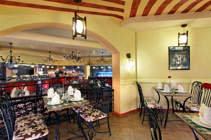 Imagen del bar/restaurante del Hotel Pickalbatros Aqua Blu Resort - Hurghada. Foto 9