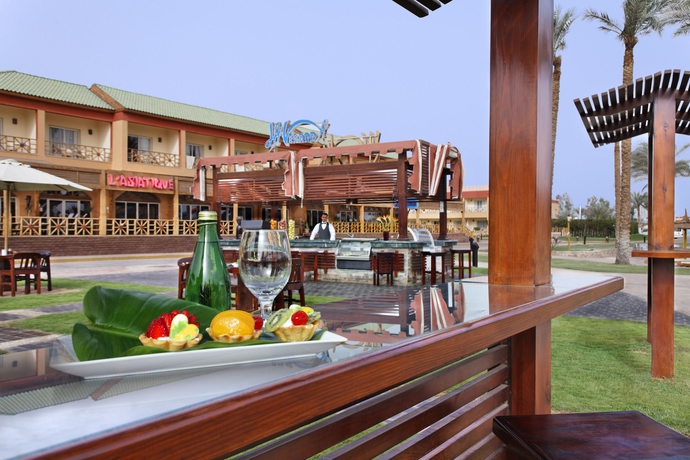 Imagen del bar/restaurante del Hotel Pickalbatros Aqua Blu Sharm El Sheikh. Foto 6