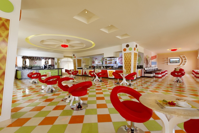 Imagen del bar/restaurante del Hotel Pickalbatros Aqua Blu Sharm El Sheikh. Foto 9