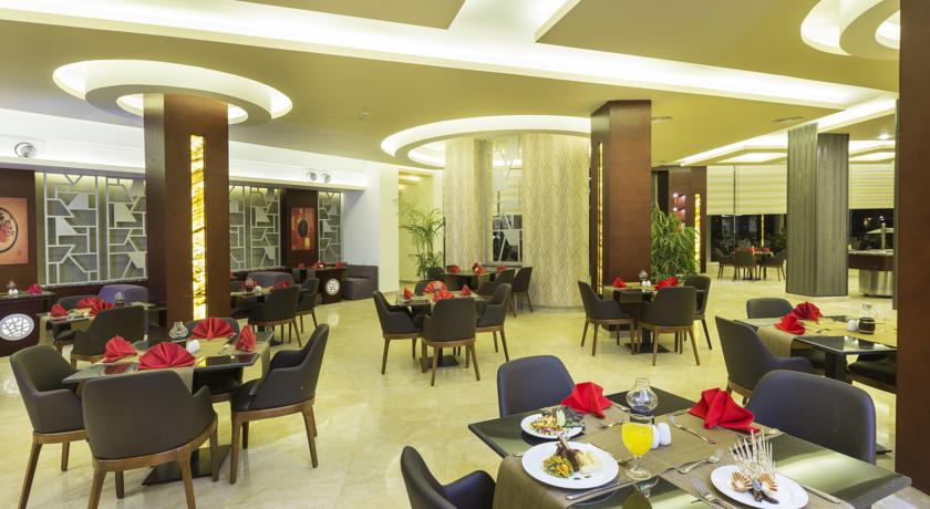 Imagen del bar/restaurante del Hotel Pickalbatros Aqua Park Resort - Hurghada. Foto 6